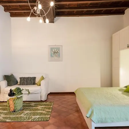 Navona Square House *