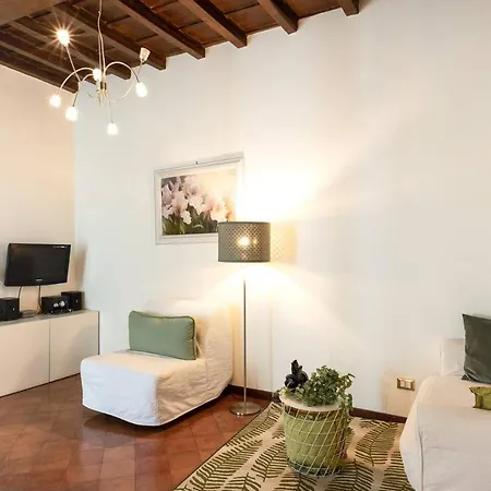 Navona Square House *